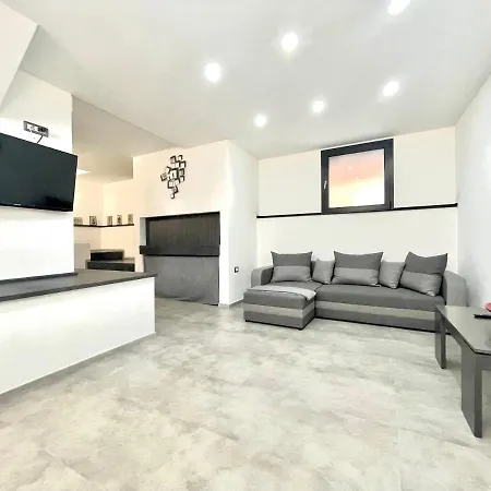 Loft On The Coast Apartmán